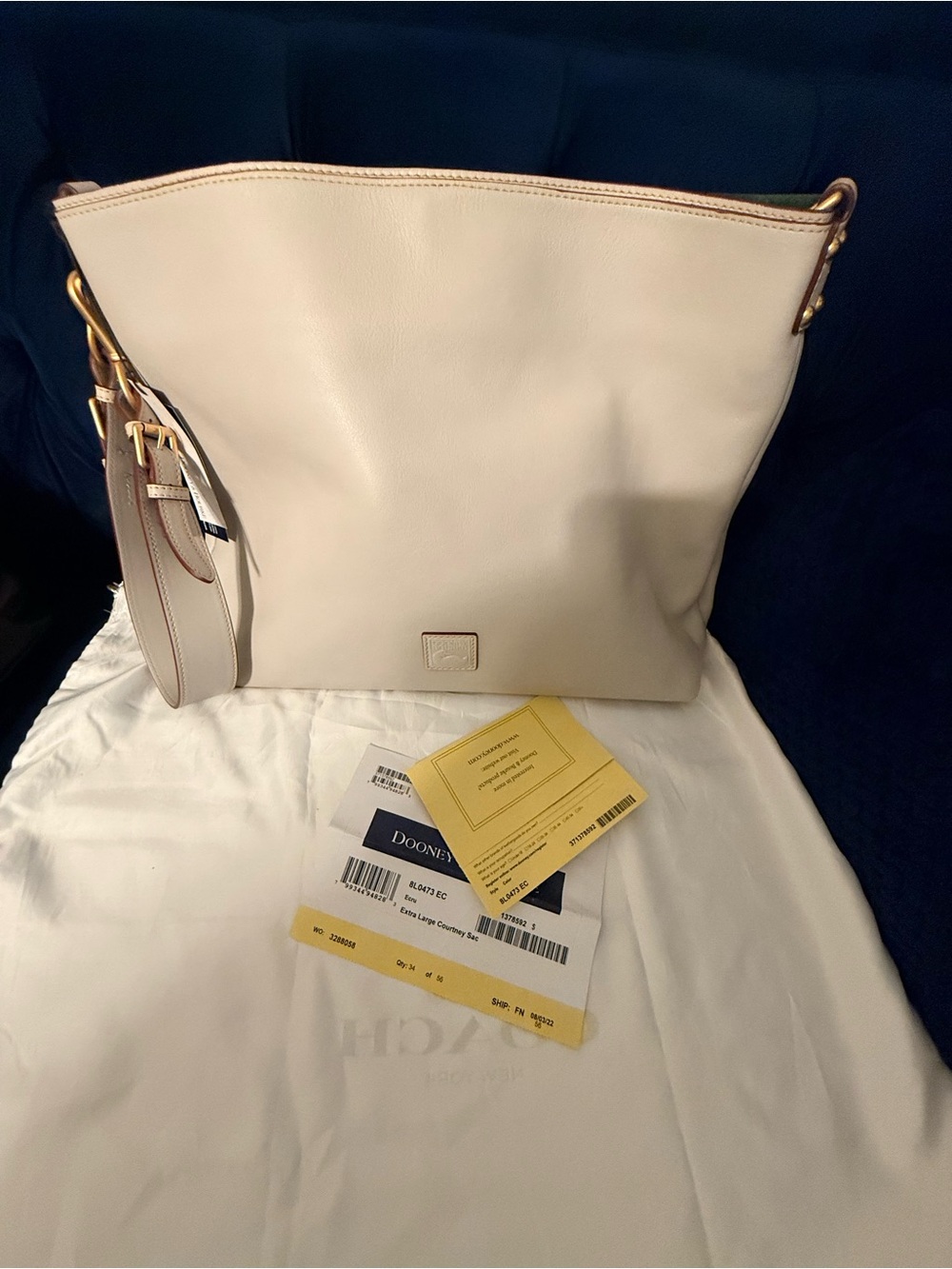 Dooney & Bourke Florentine  Leather Courtney Sac shoulder bag/Tote in Ecru
